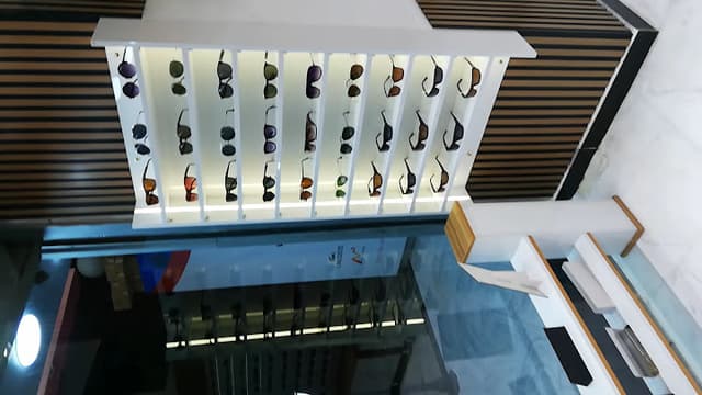 عيون الشرق للبصريات